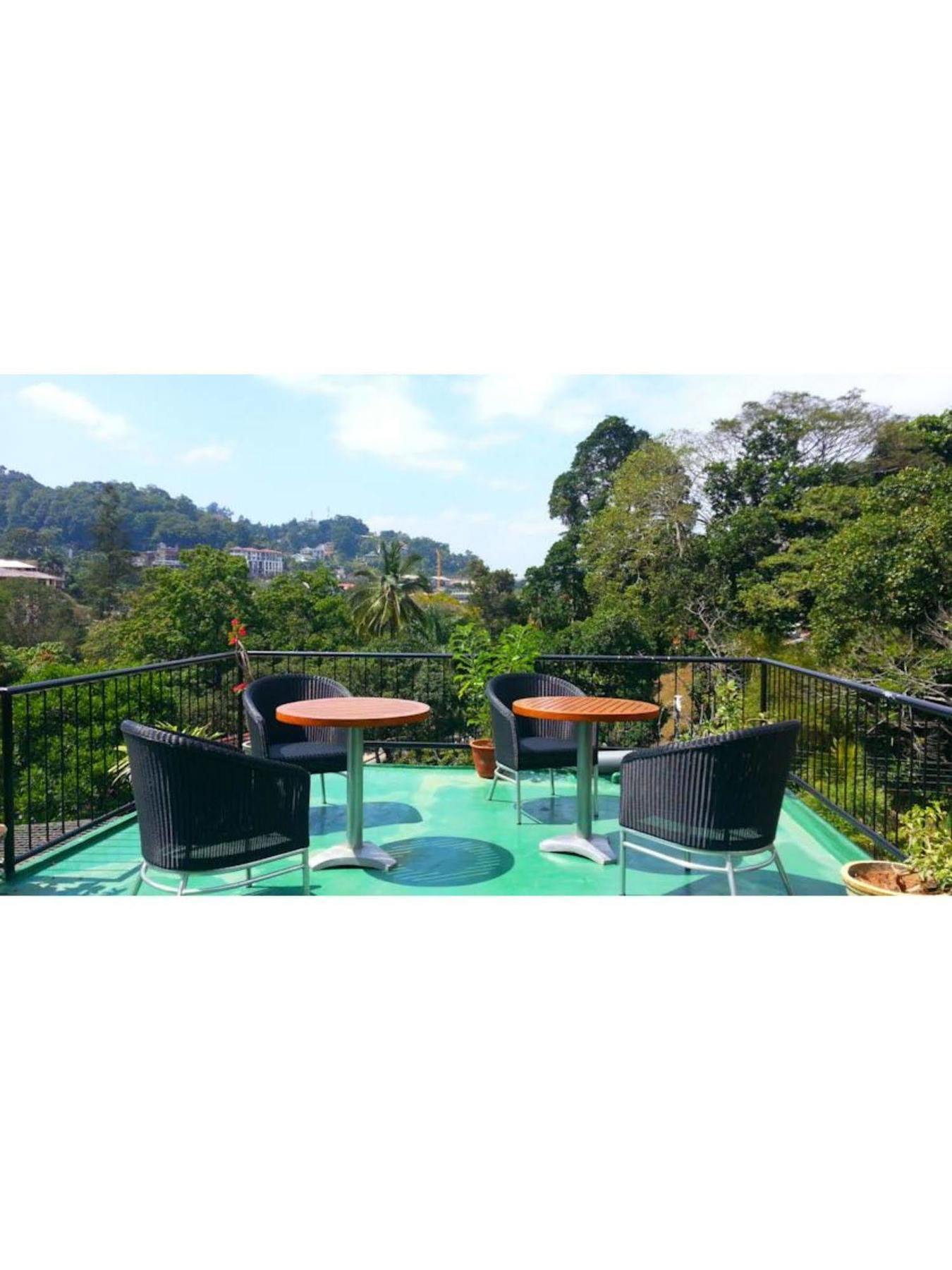 49 3* Kandy