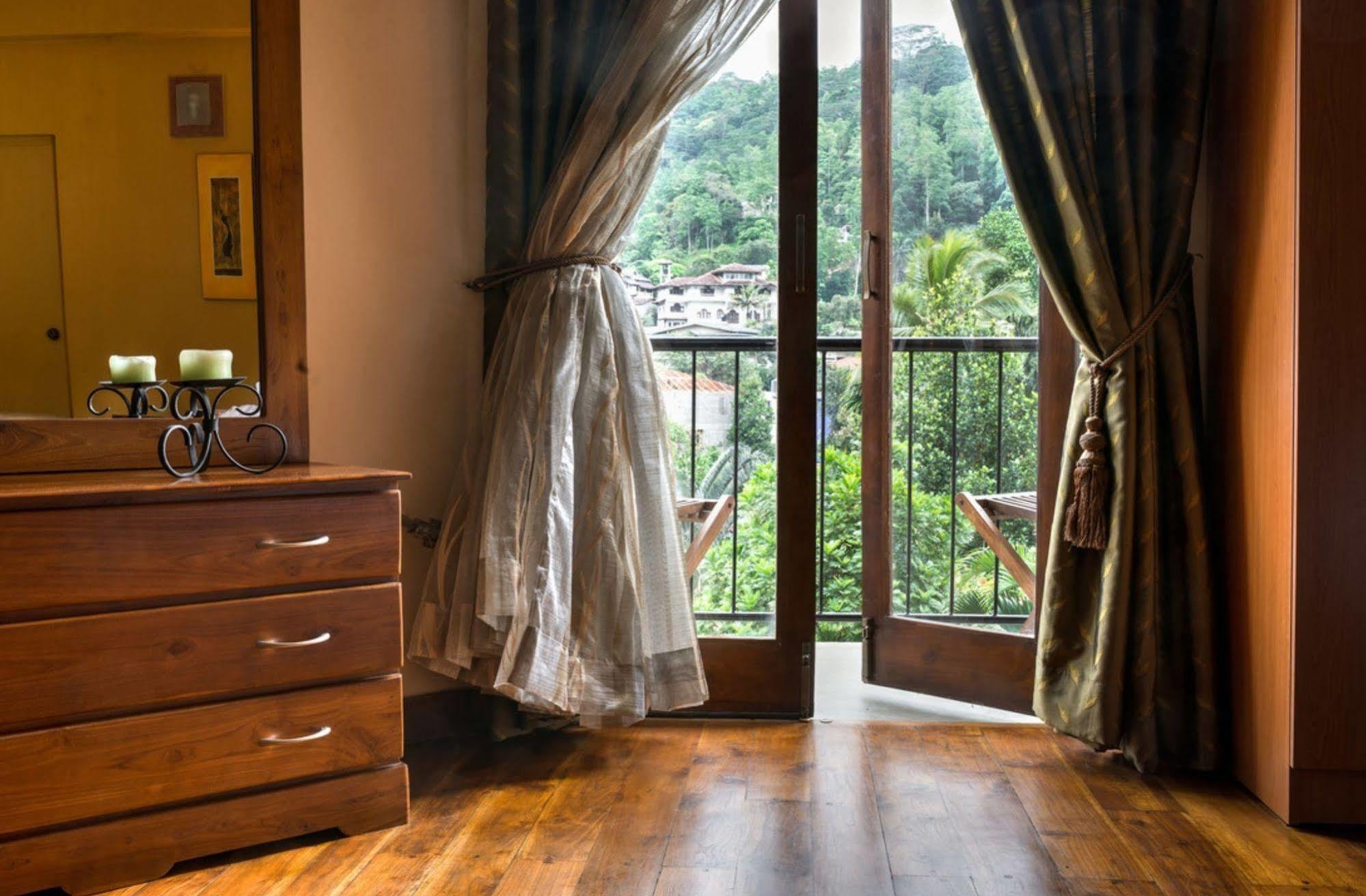49 3* Kandy